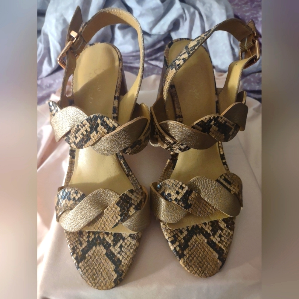 Women's open toe braided sandal